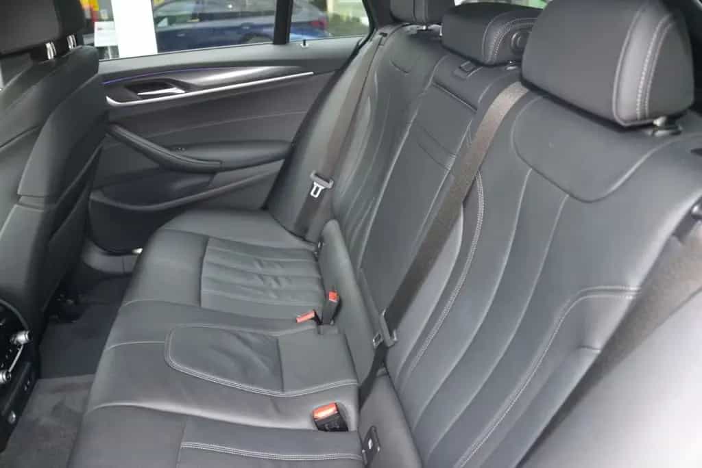 BMW 520 d xDrive Touring Aut.*M Sport Paket*HeadUp*AH 08/2020-photo-13