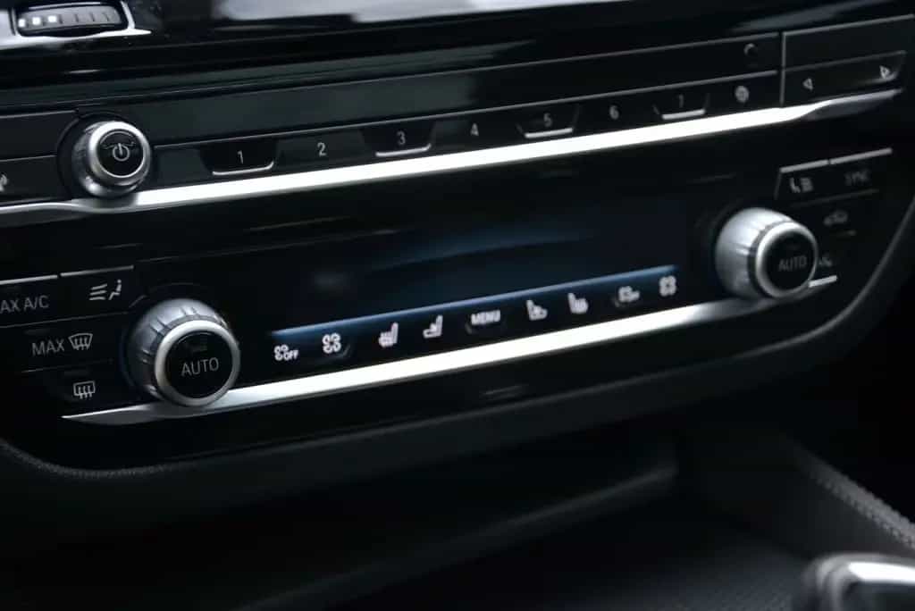 BMW 520 d xDrive Touring Aut.*M Sport Paket*HeadUp*AH 08/2020-photo-17