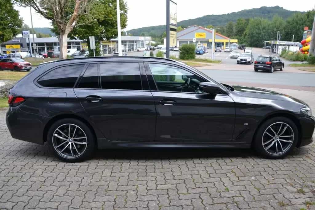 BMW 520 d xDrive Touring Aut.*M Sport Paket*HeadUp*AH 08/2020-photo-5