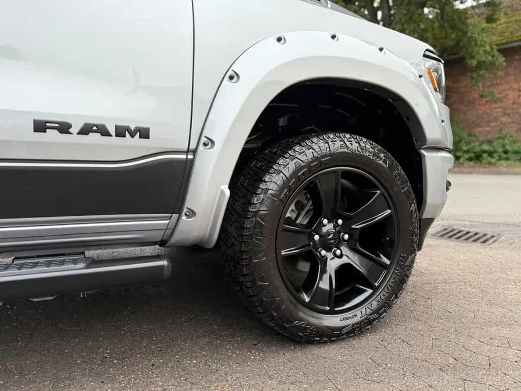 Dodge RAM SPORT*RAMBOX*5.7 V8*4X4*LIFT*AHK*OFFROAD*GARTIE 08/2021-photo-17