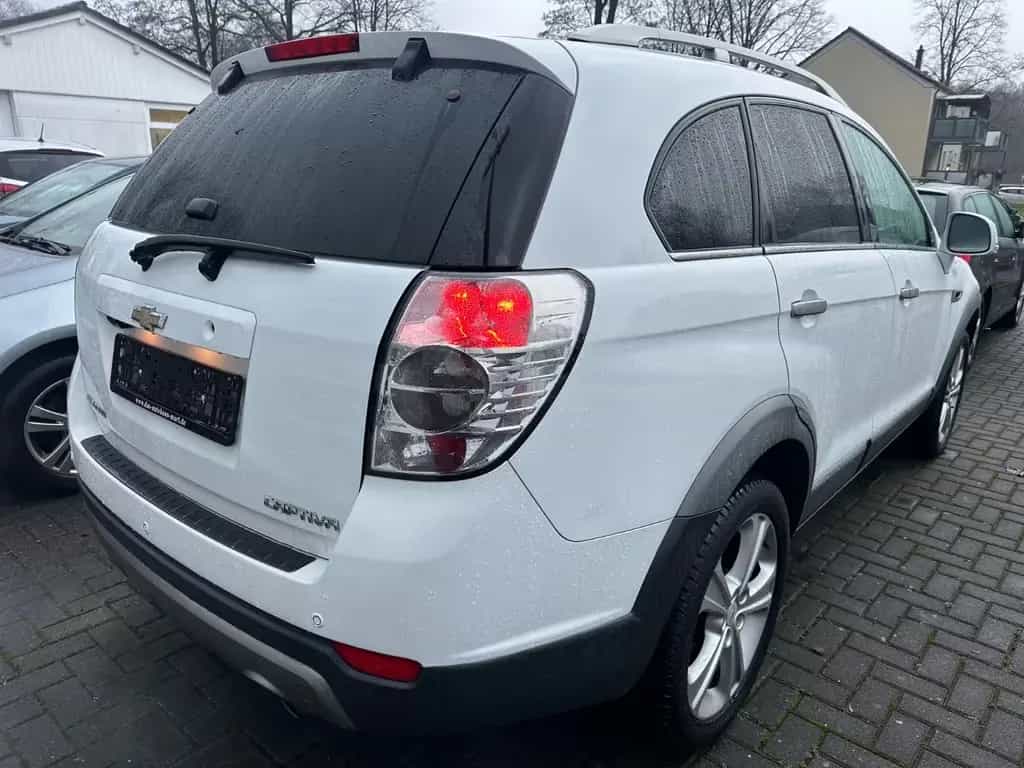 Chevrolet Captiva 2.2 D LTZ 4WD ^^^^7 SITZE ^^^^ EXPORT 02/2013-photo-4