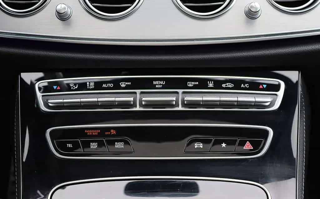 Mercedes-Benz E-Class 300 de T 4M 3x AMG KAMERA+PANORAMA+BURMESTER 10/2020-photo-10