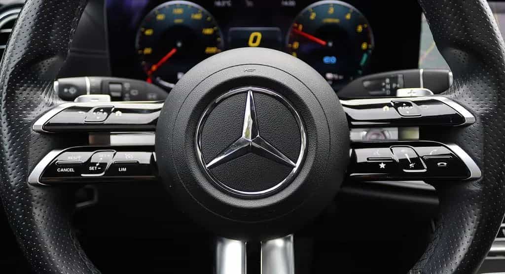 Mercedes-Benz E-Class 300 de T 4M 3x AMG KAMERA+PANORAMA+BURMESTER 10/2020-photo-17