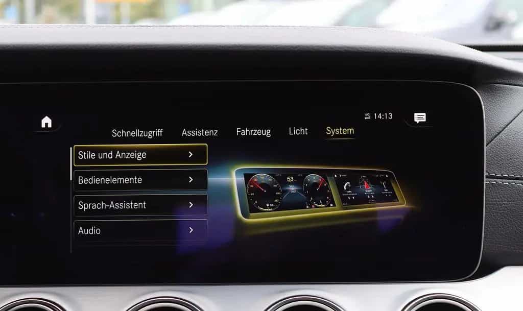 Mercedes-Benz E-Class 300 de T 4M 3x AMG KAMERA+PANORAMA+BURMESTER 10/2020-photo-22