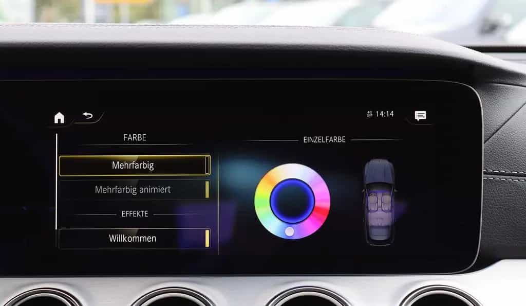 Mercedes-Benz E-Class 300 de T 4M 3x AMG KAMERA+PANORAMA+BURMESTER 10/2020-photo-24