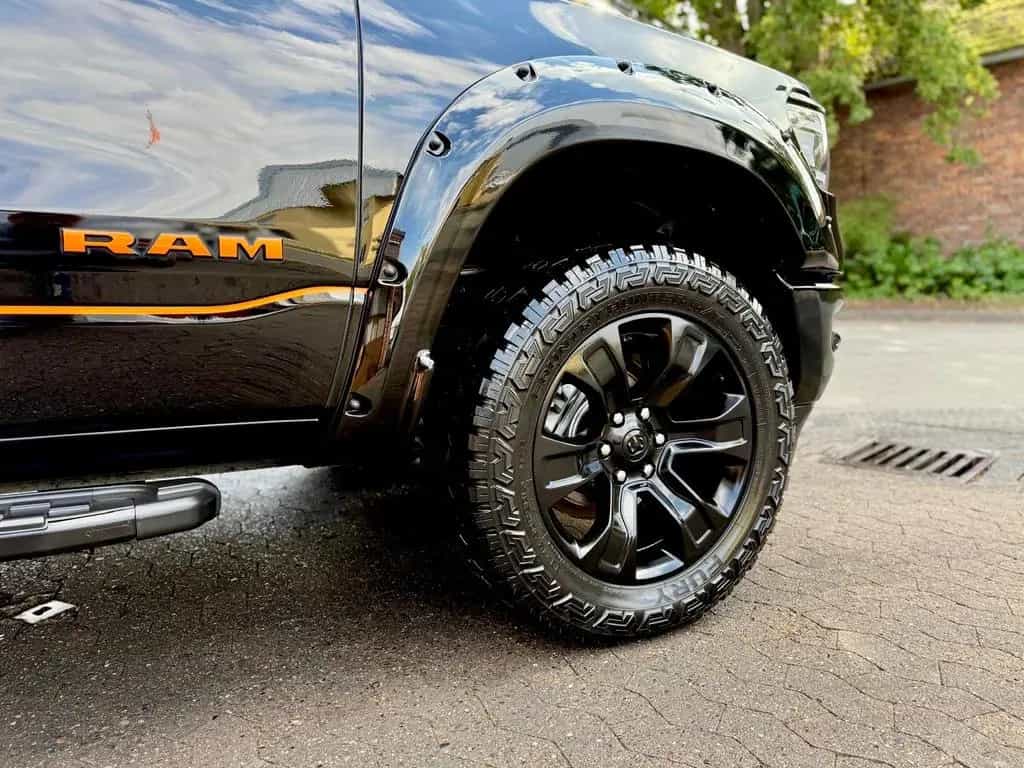 Dodge RAM V8*OFFROAD*LIFT*BÜGEL*LED*4X4*NAVI*AHK*GARANTIE 12/2021-photo-18