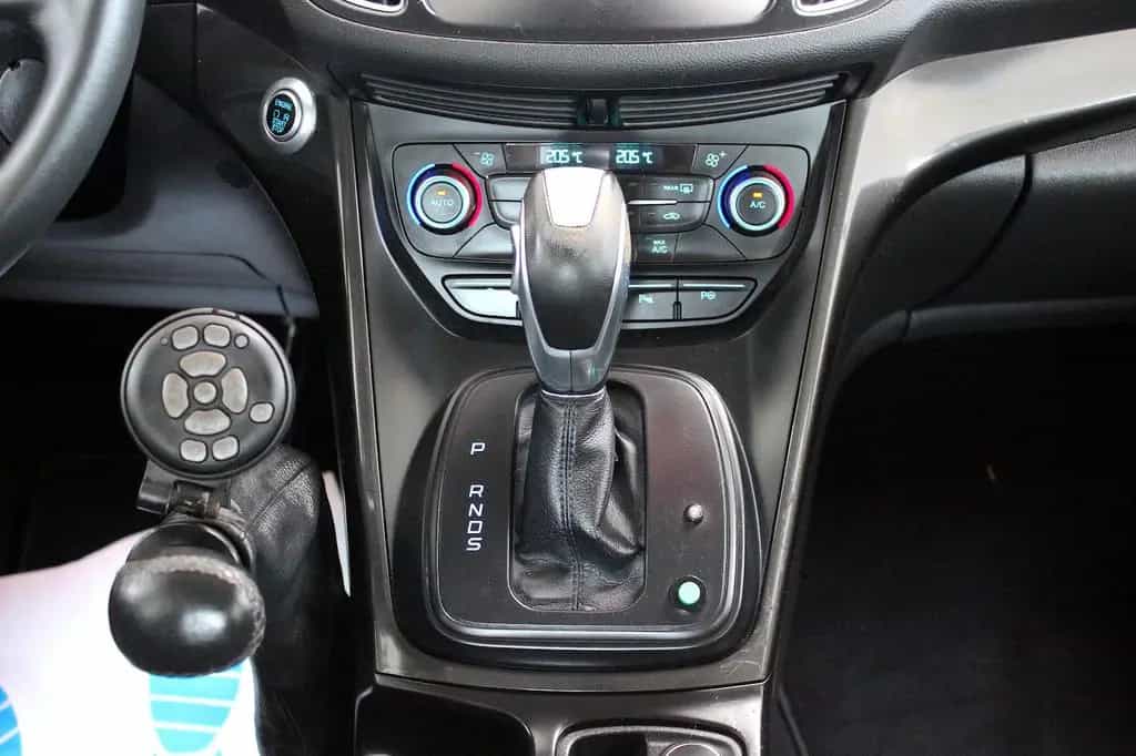 Ford Grand C-Max 1,5 Aut. Titanium *BEHINDERTENUMBAU* 06/2016-photo-18