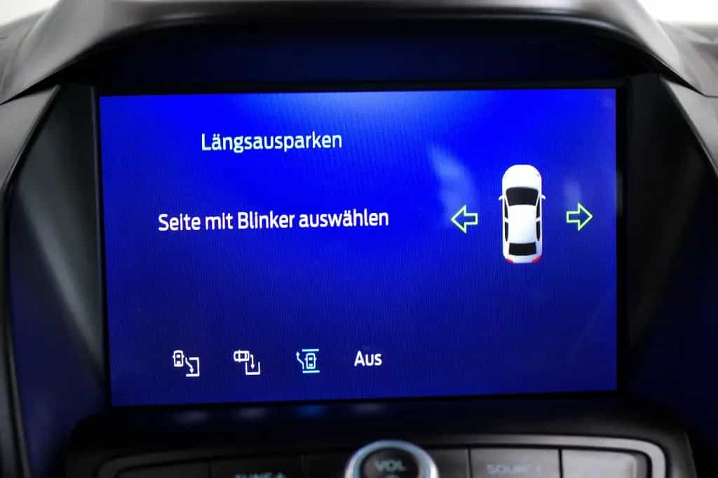Ford Grand C-Max 1,5 Aut. Titanium *BEHINDERTENUMBAU* 06/2016-photo-32