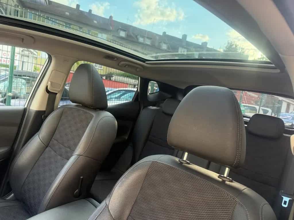 Nissan Qashqai Tekna TÜV NEU*AHK*PANO*AUTOMATIK 09/2015-photo-10