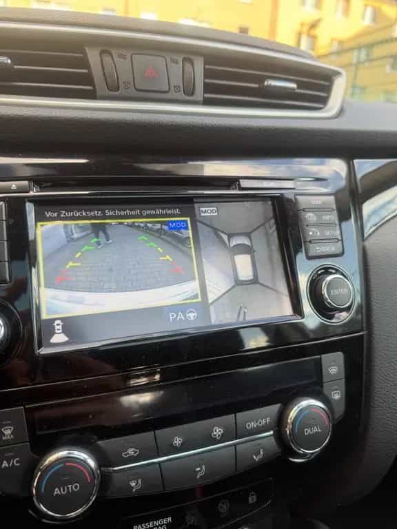 Nissan Qashqai Tekna TÜV NEU*AHK*PANO*AUTOMATIK 09/2015-photo-13