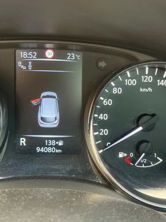 Nissan Qashqai Tekna TÜV NEU*AHK*PANO*AUTOMATIK 09/2015-photo-15