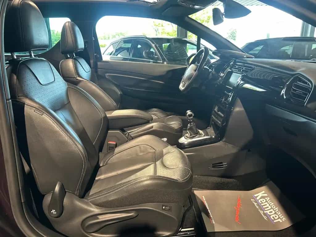 DS Automobiles DS3 1.6 THP Cabrio Sport Chic Leder Tempomat SHZ 04/2017-photo-17
