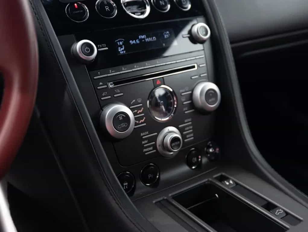 Aston Martin V8 Vantage 4.7l Sportshift, EU, service history 03/2010-photo-14
