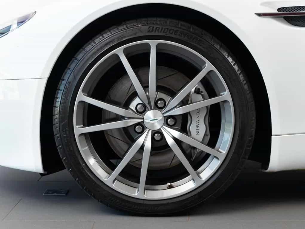 Aston Martin V8 Vantage 4.7l Sportshift, EU, service history 03/2010-photo-6