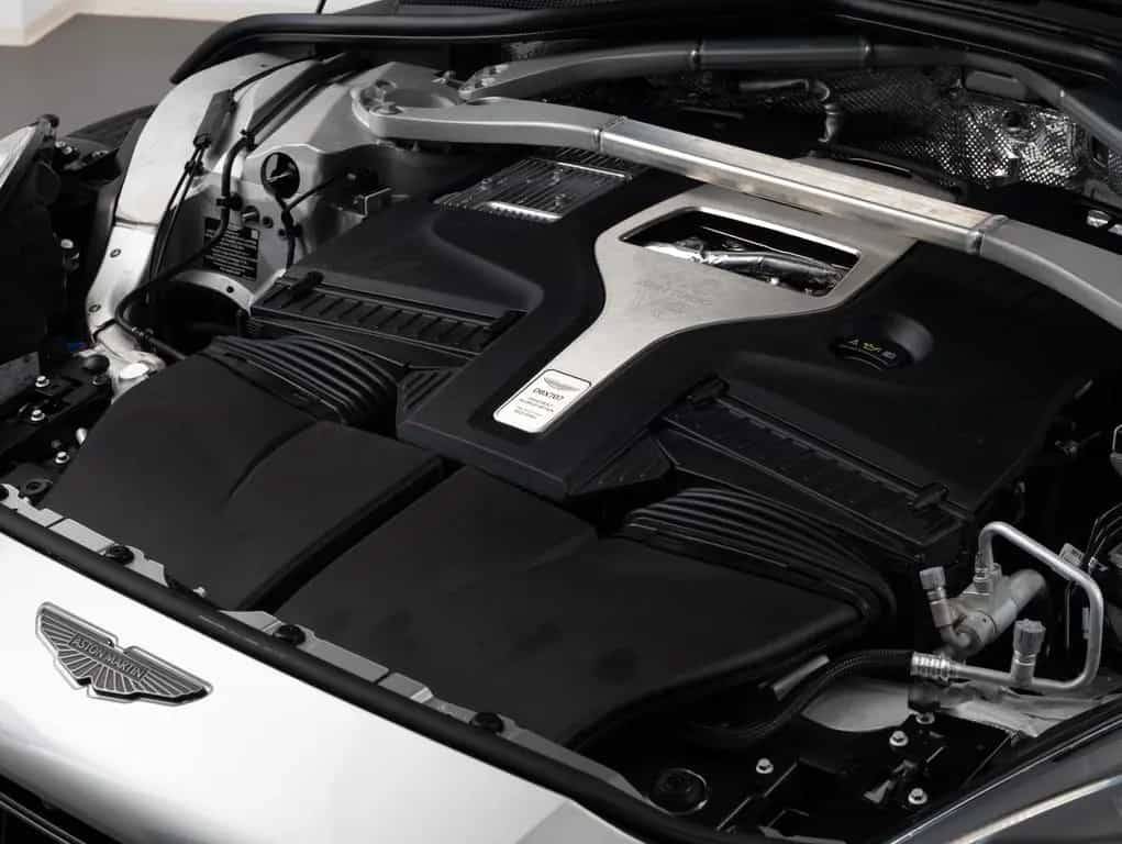 Aston Martin DBX707 25MY, B&W, PPF 01/2025-photo-18