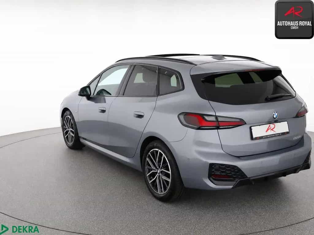 BMW 220 Active Tourer i M SPORT HUD,360GRAD,PANO,ACC 02/2022-photo-2