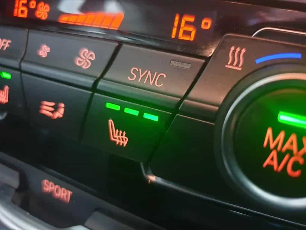 BMW 2 Series 220i Active Tourer AUTOMATIK | NAV | SHZ | 8Fach 03/2016-photo-21