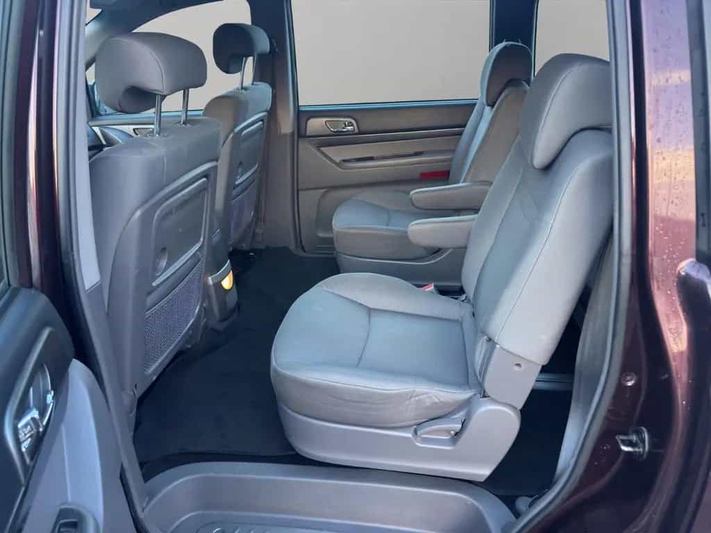 Ssangyong Rodius 2.0 e-XDi 200 Quartz 7-Sitzer AHK 10/2014-photo-8