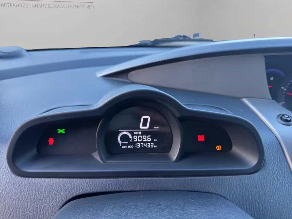 Ssangyong Rodius 2.0 e-XDi 200 Quartz 7-Sitzer AHK 10/2014-photo-10