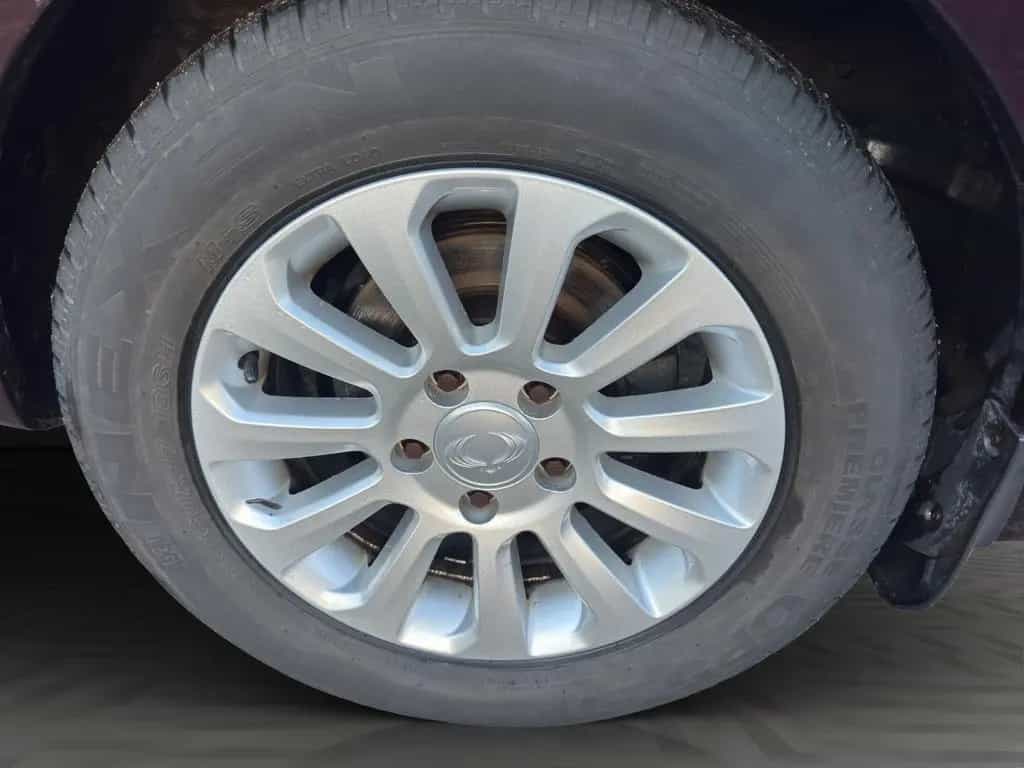 Ssangyong Rodius 2.0 e-XDi 200 Quartz 7-Sitzer AHK 10/2014-photo-13