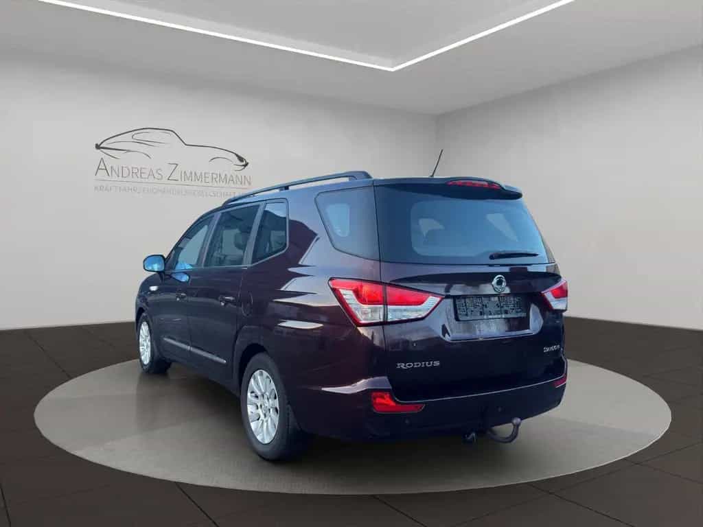 Ssangyong Rodius 2.0 e-XDi 200 Quartz 7-Sitzer AHK 10/2014-photo-1