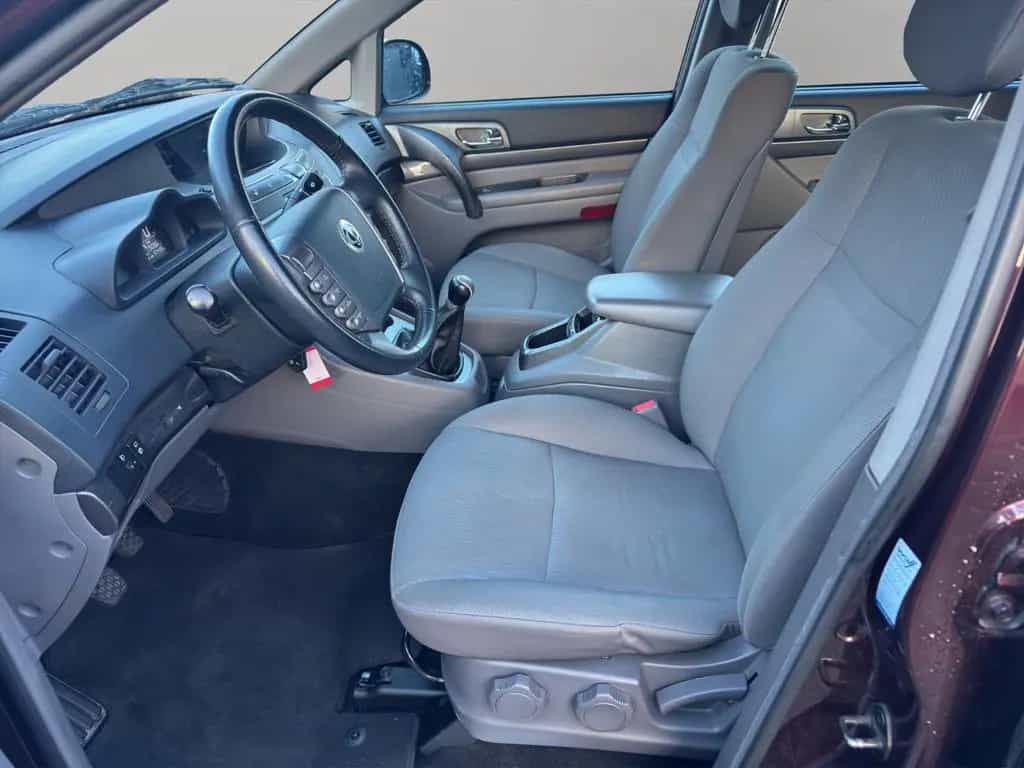 Ssangyong Rodius 2.0 e-XDi 200 Quartz 7-Sitzer AHK 10/2014-photo-4