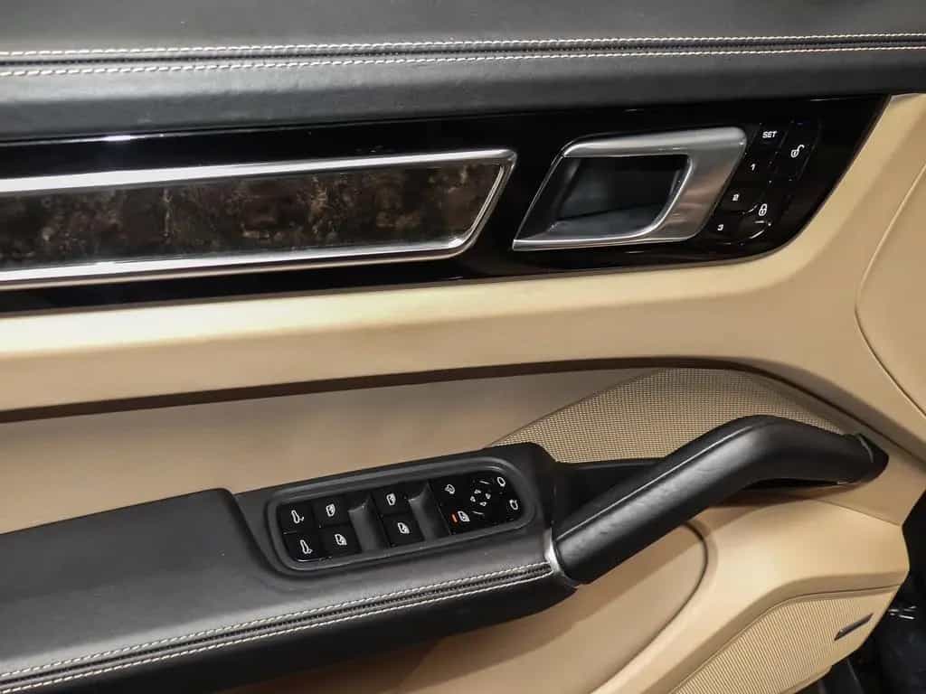 Porsche Cayenne S Luftfederung AD Niveau El. Panodach Na 05/2018-photo-17
