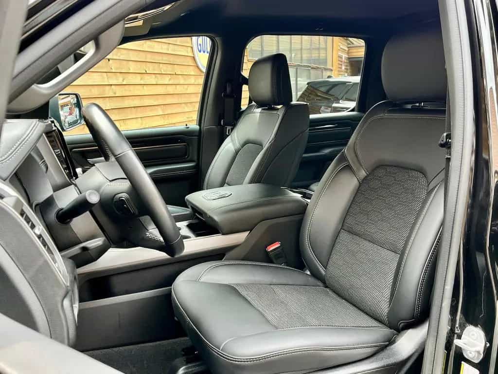 Dodge RAM 1500 Sport 5,7L 12´´ Navi 4x4 AHK LPG 06/2022-photo-16