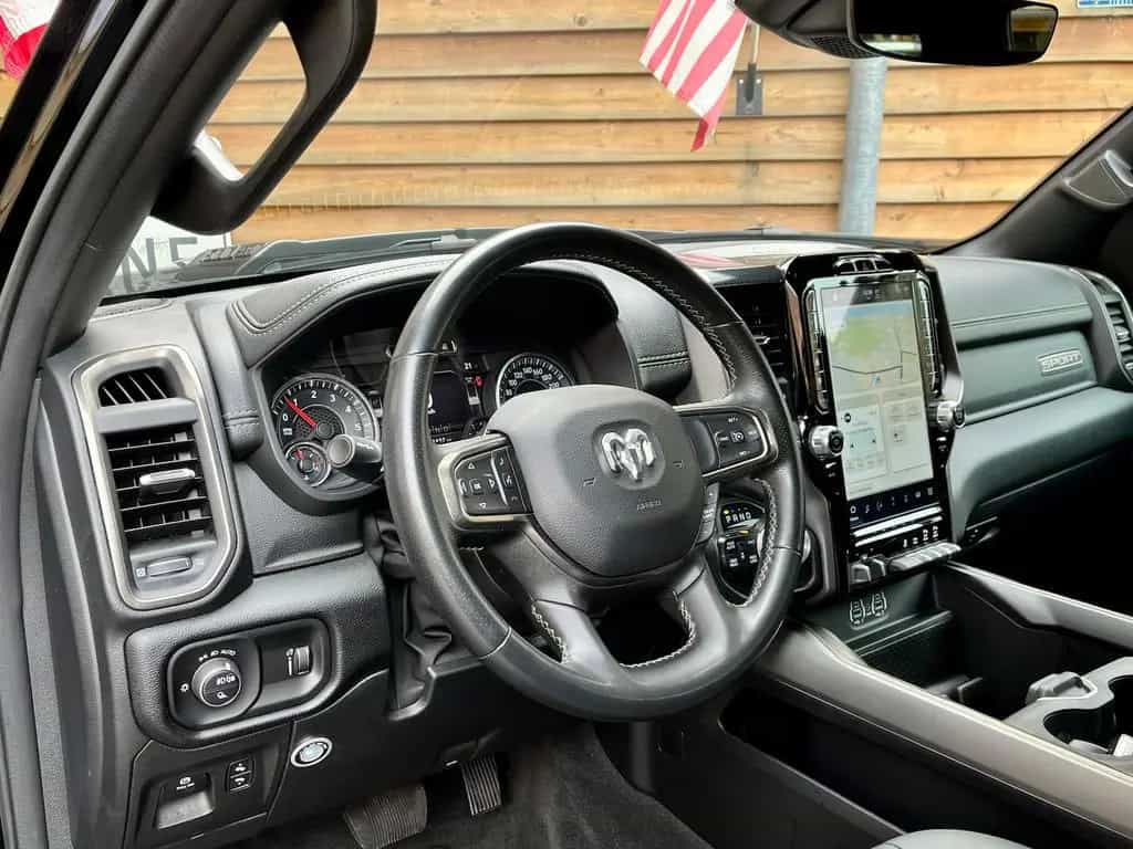 Dodge RAM 1500 Sport 5,7L 12´´ Navi 4x4 AHK LPG 06/2022-photo-17