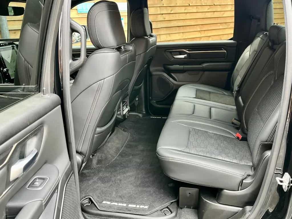 Dodge RAM 1500 Sport 5,7L 12´´ Navi 4x4 AHK LPG 06/2022-photo-24