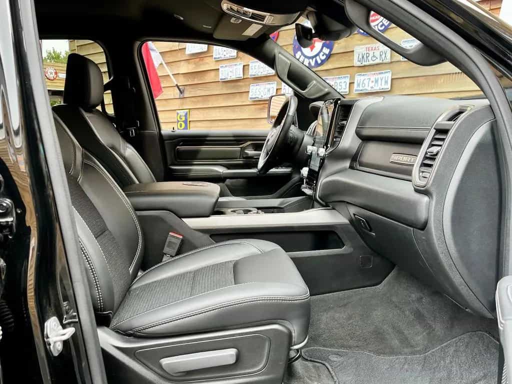 Dodge RAM 1500 Sport 5,7L 12´´ Navi 4x4 AHK LPG 06/2022-photo-27