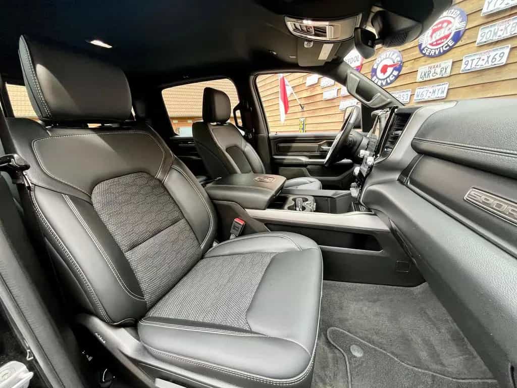 Dodge RAM 1500 Sport 5,7L 12´´ Navi 4x4 AHK LPG 06/2022-photo-28