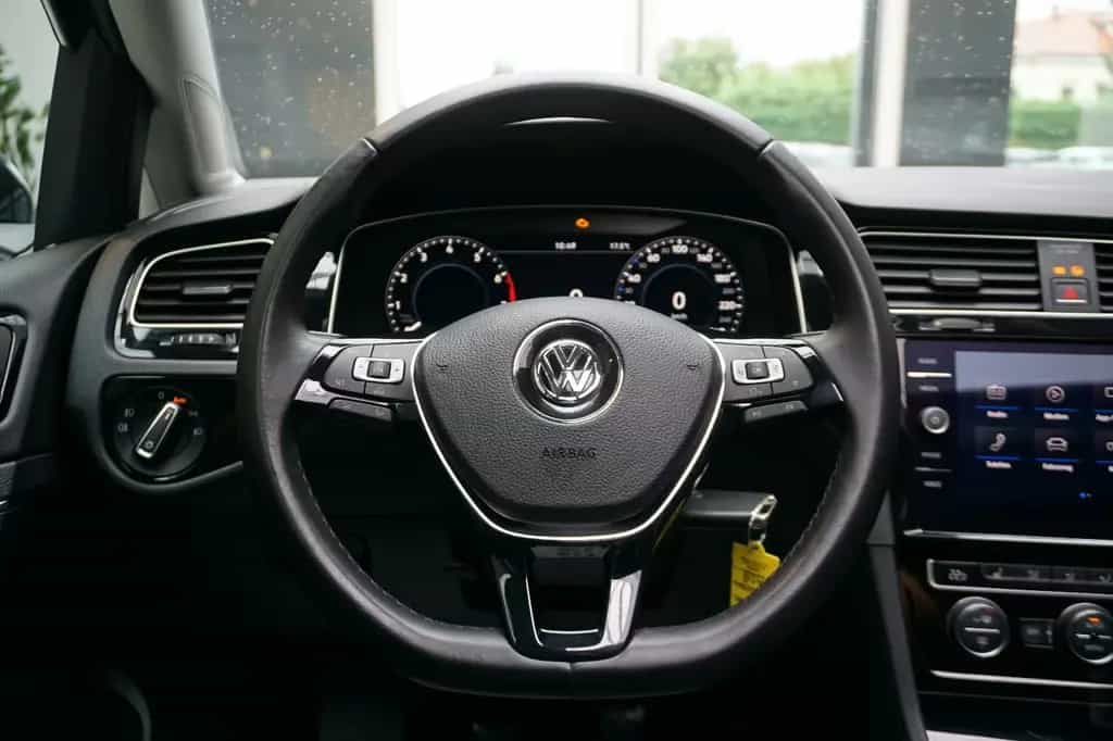 Volkswagen Golf VII Variant Highline LED, LEDER, AHZV, PDC 11/2017-photo-11