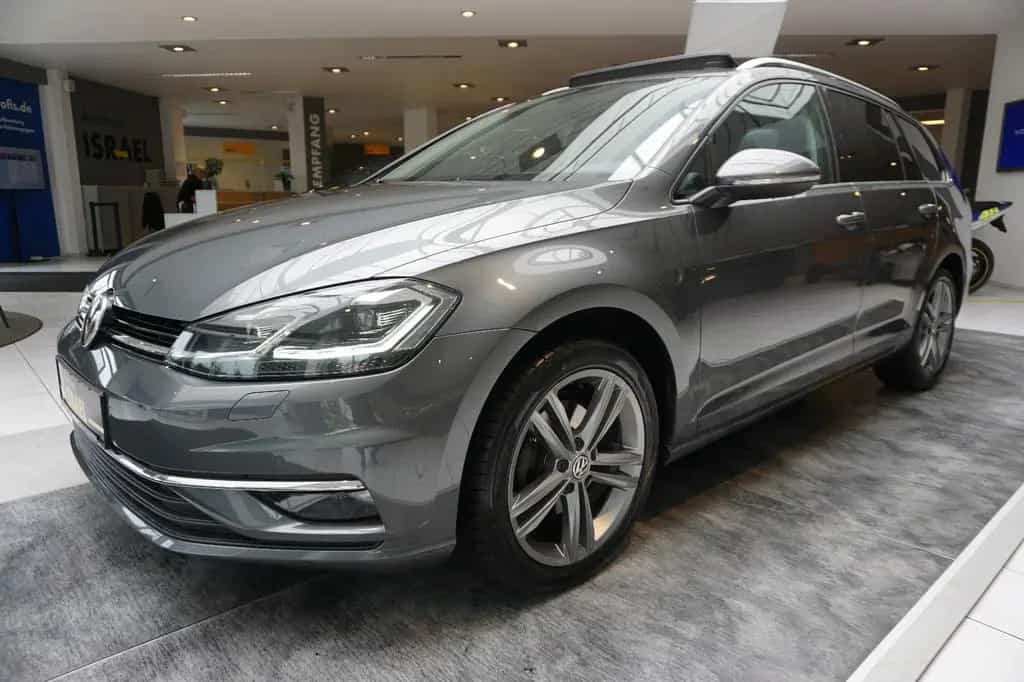 Volkswagen Golf VII Variant Highline LED, LEDER, AHZV, PDC 11/2017-photo-24