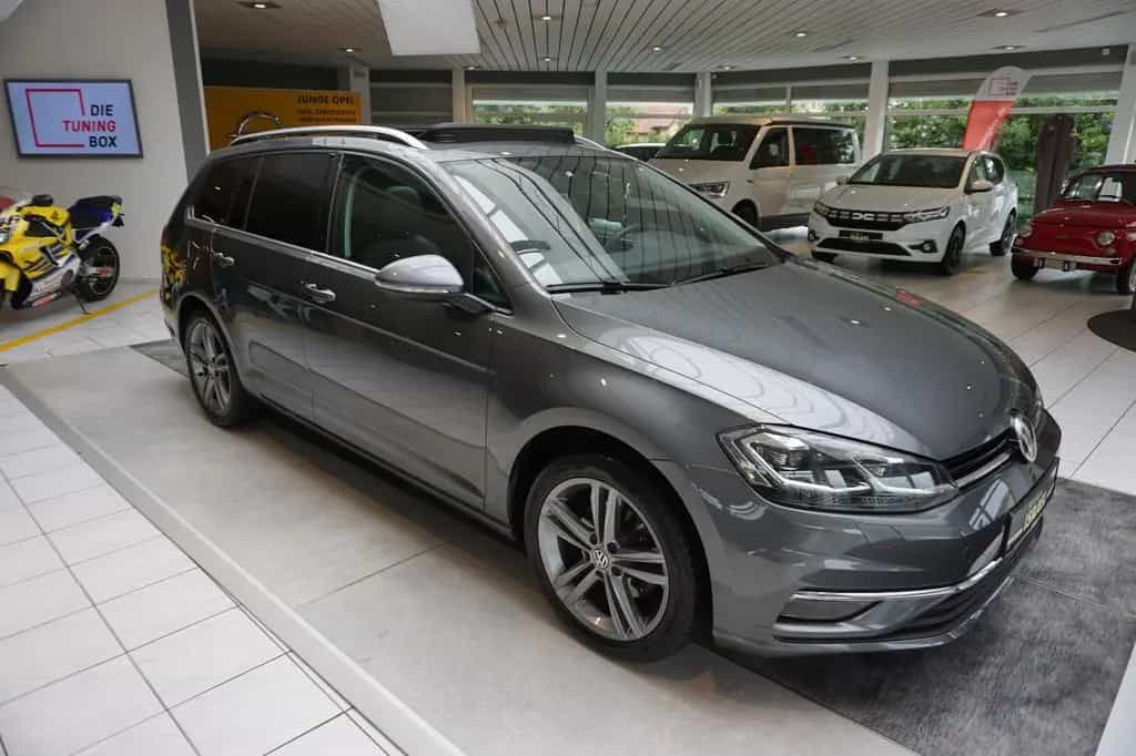 Volkswagen Golf VII Variant Highline LED, LEDER, AHZV, PDC 11/2017-photo-25