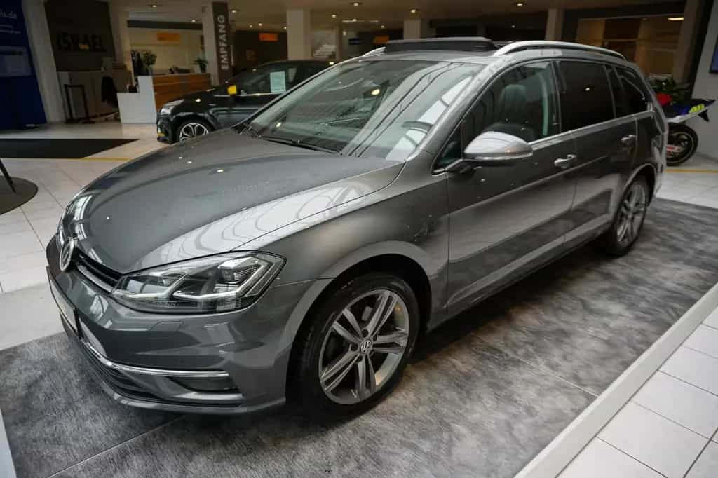 Volkswagen Golf VII Variant Highline LED, LEDER, AHZV, PDC 11/2017-photo-5