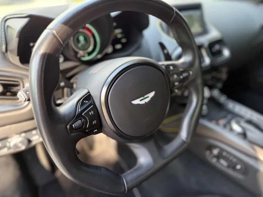 Aston Martin V8 Vantage 4.0 V8 360Kam Sport Plus Pack Carbon 08/2021-photo-9