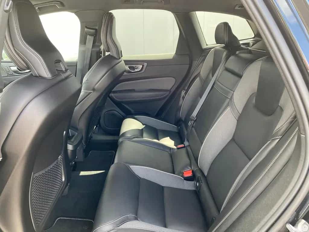 Volvo XC60 B5 AWD R Design 21" ACC DAB LUFT LHZ STDHZ 12/2019-photo-12
