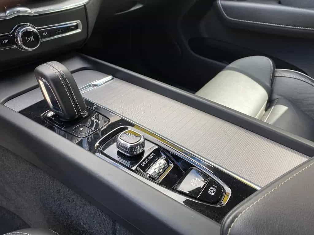 Volvo XC60 B5 AWD R Design 21" ACC DAB LUFT LHZ STDHZ 12/2019-photo-17