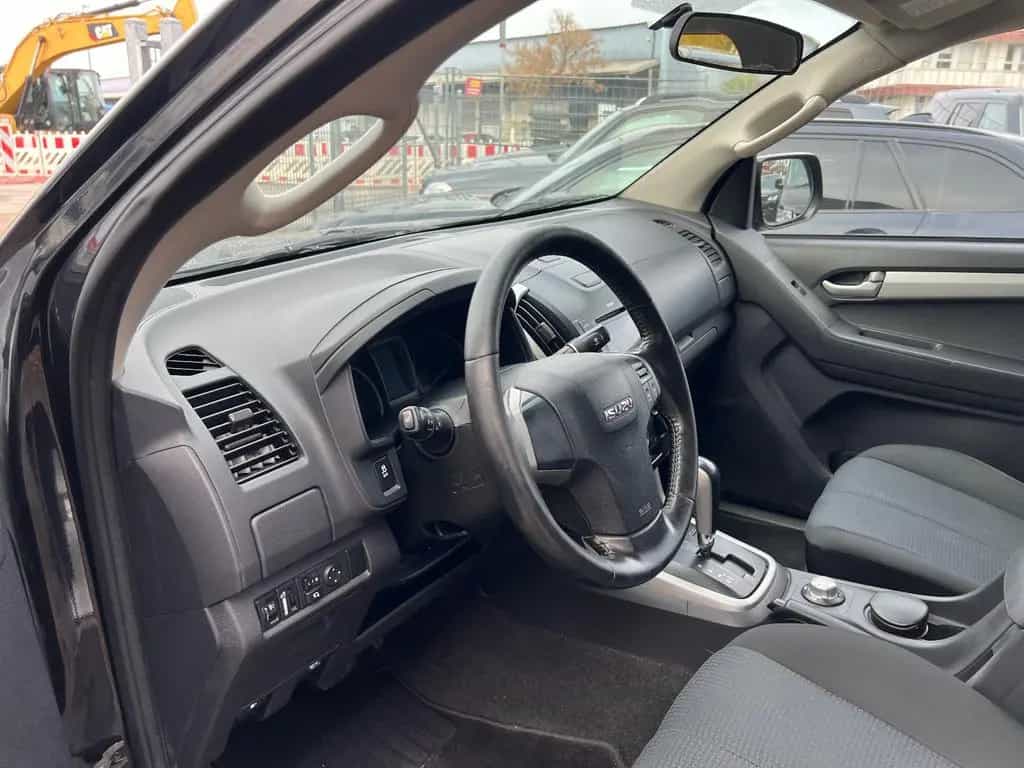Isuzu D-Max Double Cab AWD Basis.Klima.AHK 10/2016-photo-8