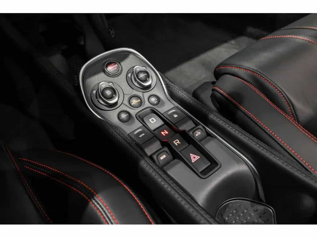 McLaren 570S Spider 3.8 V8 07/2018-photo-10