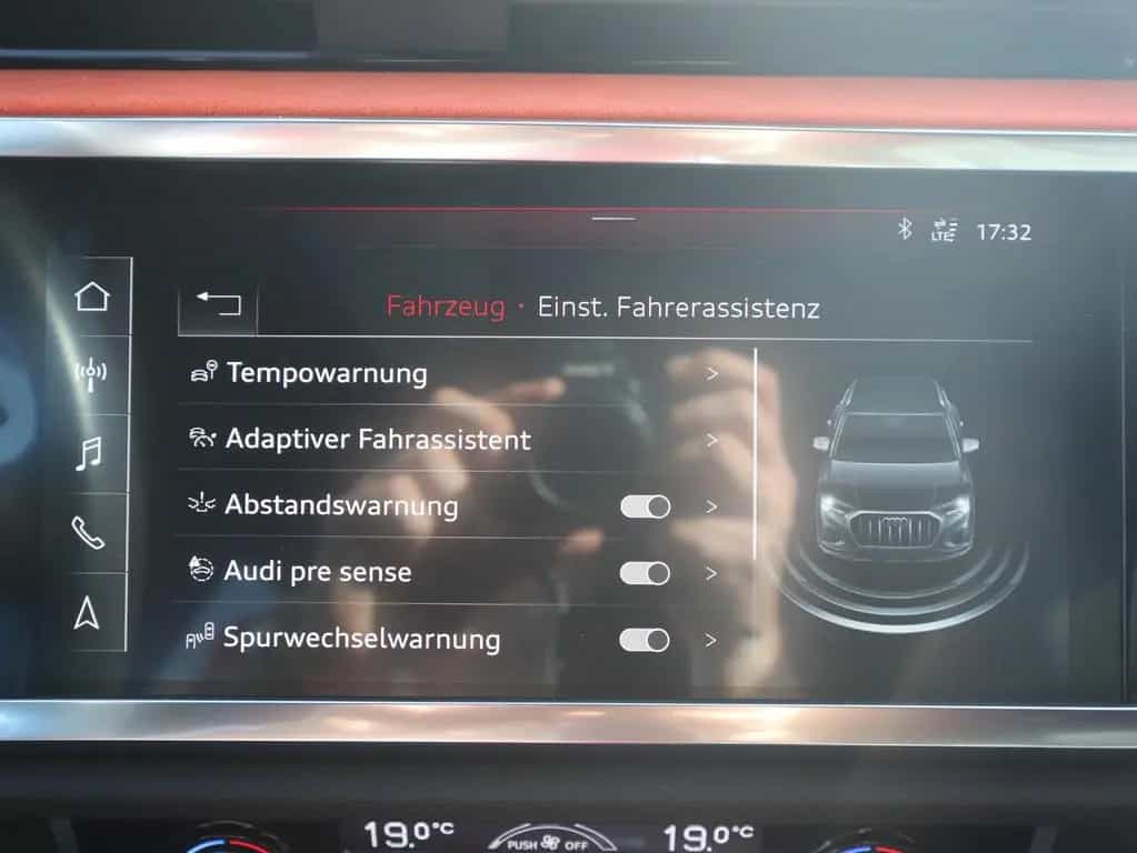 Audi Q3 45 2.0 TFSI quattro S-Line Edition One VC LED 02/2019-photo-16