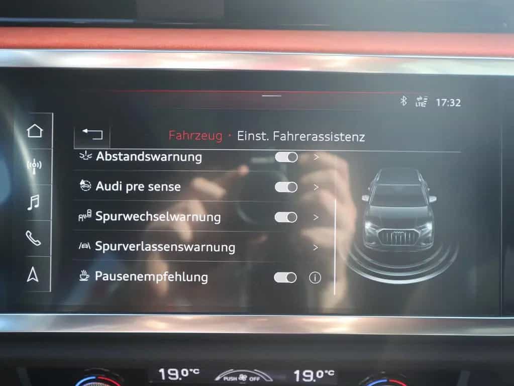 Audi Q3 45 2.0 TFSI quattro S-Line Edition One VC LED 02/2019-photo-17