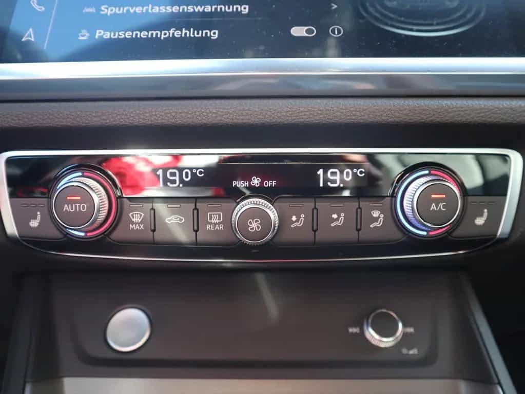 Audi Q3 45 2.0 TFSI quattro S-Line Edition One VC LED 02/2019-photo-18