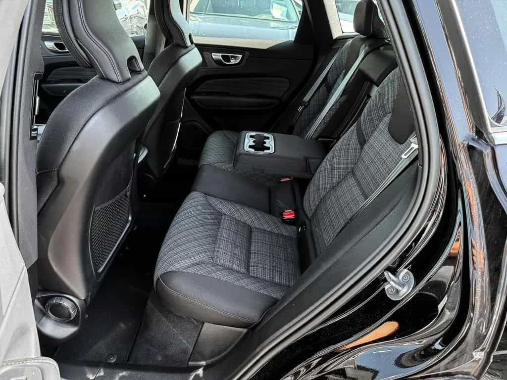 Volvo XC60 Core 2WD B4 Diesel EU6d AHK Digitales Cockp 06/2023-photo-14