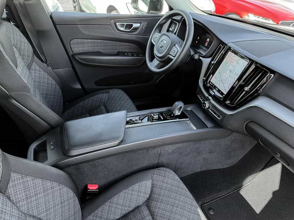 Volvo XC60 Core 2WD B4 Diesel EU6d AHK Digitales Cockp 06/2023-photo-4