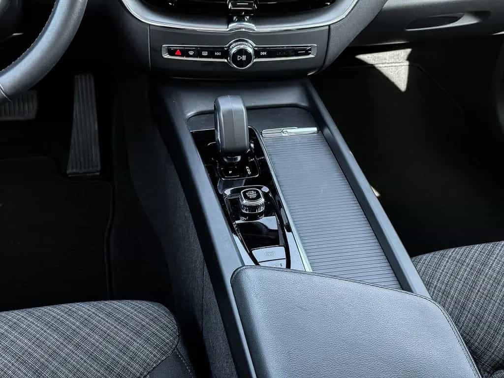 Volvo XC60 Core 2WD B4 Diesel EU6d AHK Digitales Cockp 06/2023-photo-9
