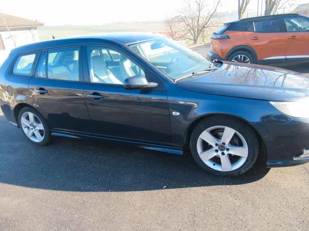 Saab 9-3 SportHatch 1.9 TiD Vector S.W. € 3.000 12/2009-photo-4