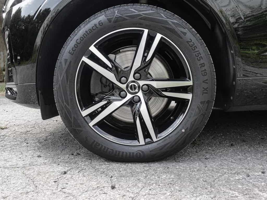 Volvo XC60 R Design 2WD B4 Diesel EU6d StandHZG AHK Le 08/2021-photo-1