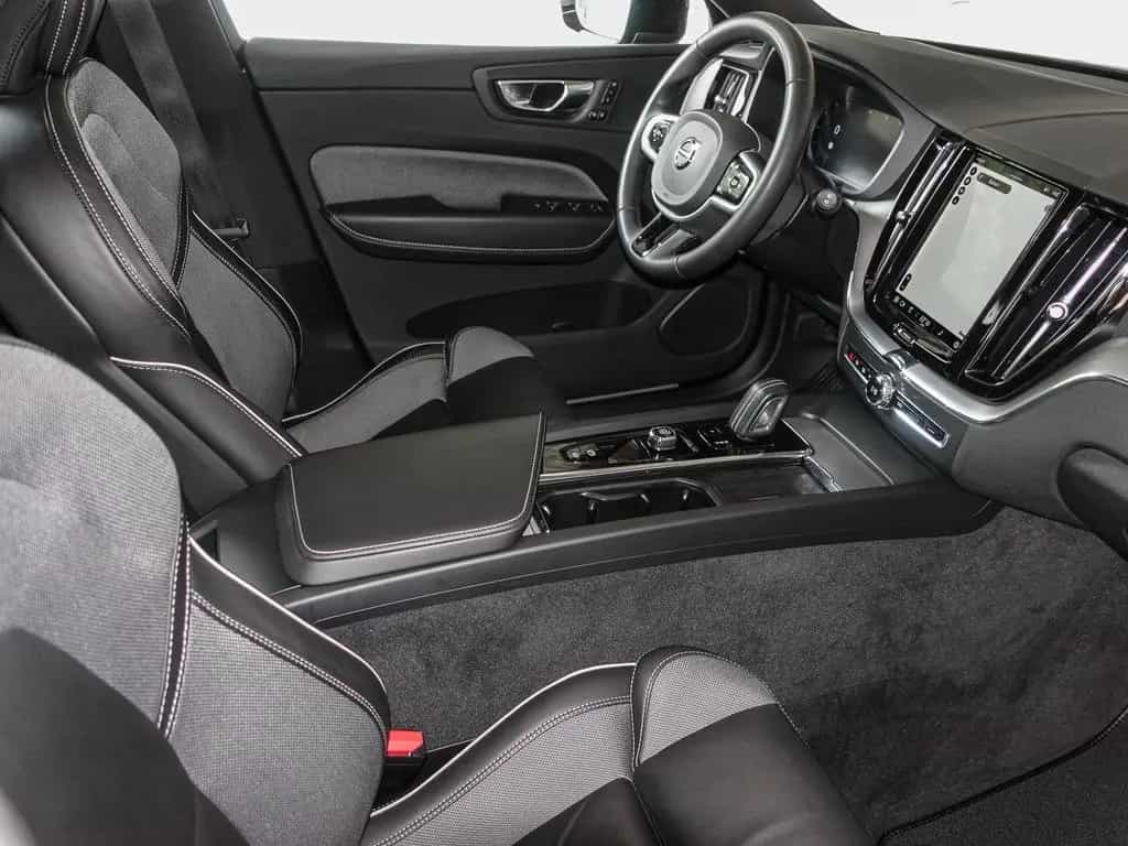 Volvo XC60 R Design 2WD B4 Diesel EU6d StandHZG AHK Le 08/2021-photo-2